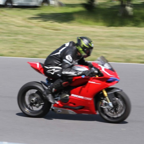 Meet your Posher, Wiriya - Picture 1 of 1